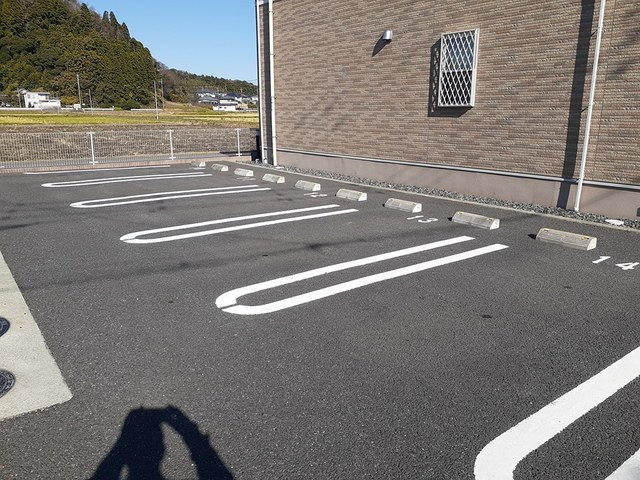 サニーレジデンスⅡの駐車場