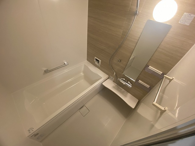 神戸市長田区東尻池町１丁目のアパートの浴室|追い焚き機能付き