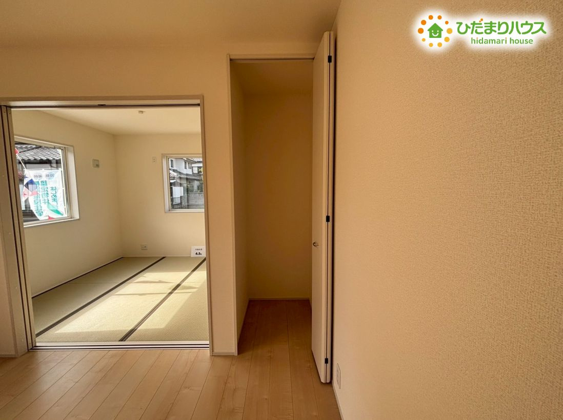 鴻巣市人形3丁目　新築戸建　リーブルガーデン01の収納|リビング収納