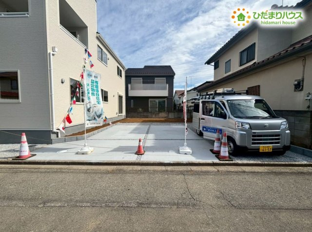 鴻巣市人形3丁目　新築戸建　リーブルガーデン01の駐車場