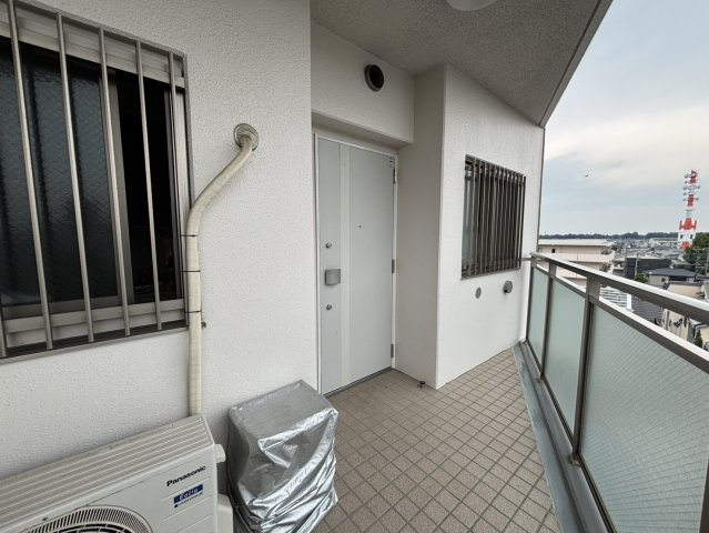 エクセレントプレイスドリームマークス　の玄関