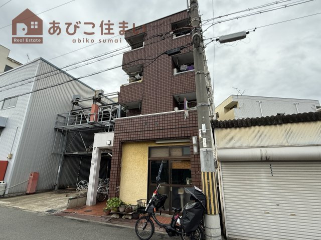 サン我孫子マンションの外観