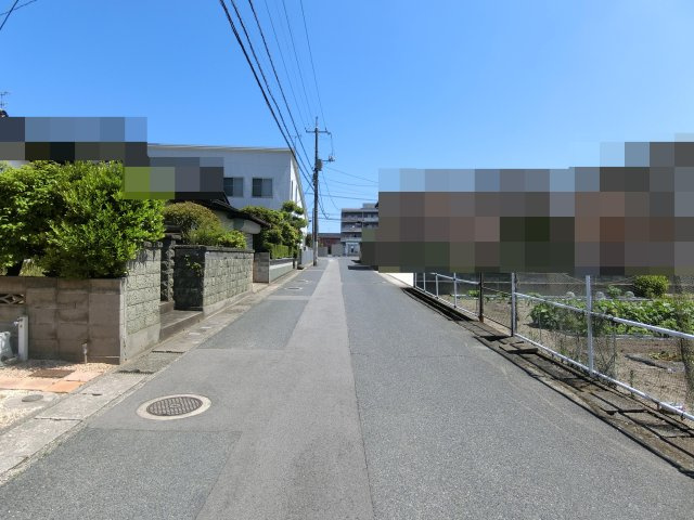 米子市旗ヶ崎2丁目売地（解体更地渡し）の前面道路含む現地写真