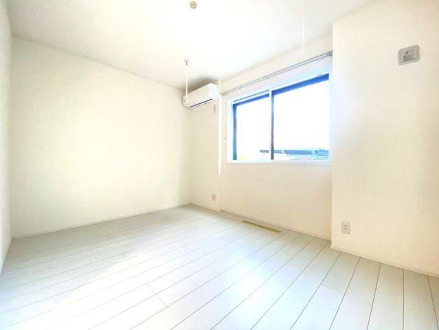 【新築】RESI大沢川原　Ⅱの居間・リビング