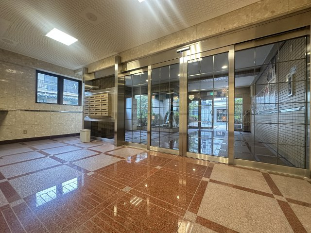 オリエンタルコートのエントランス