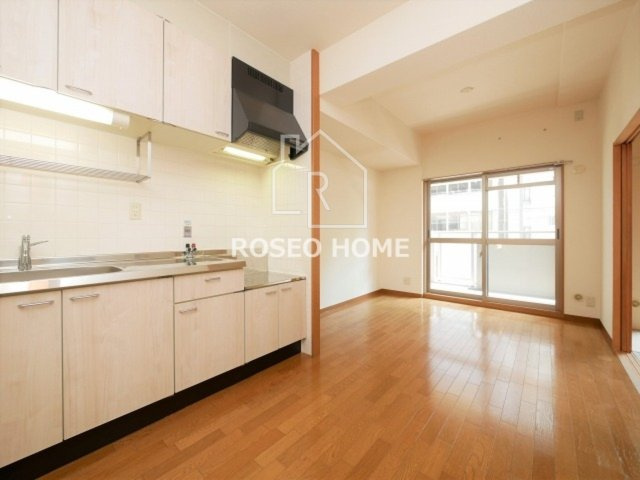 グラマシー立売堀の居間・リビング