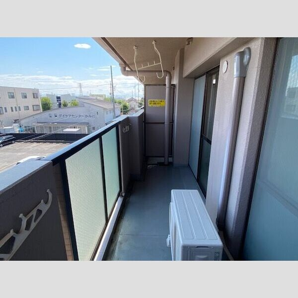 ソレアード川添のバルコニー