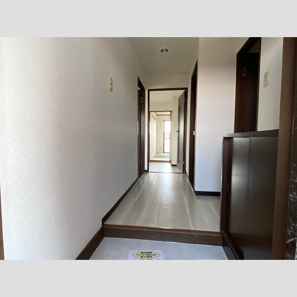 ソレアード川添の玄関