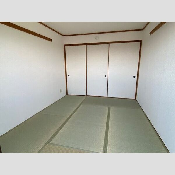 ソレアード川添の和室