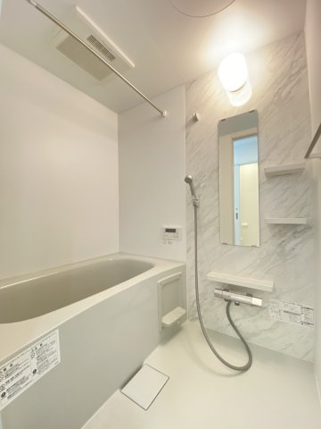 【新築】RESI大沢川原　Ⅱの浴室