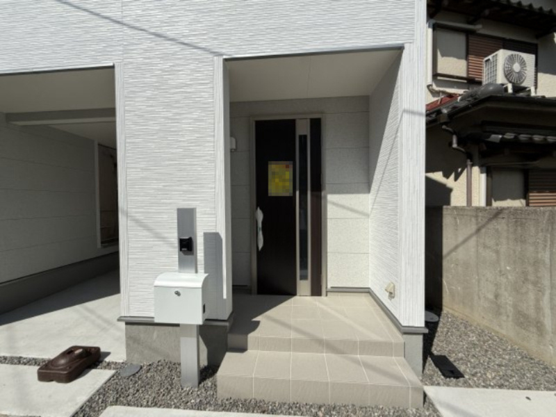 深井中町全1棟のエントランス