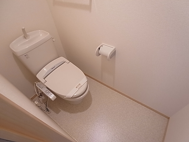 神戸市北区谷上南町のテラスのトイレ|ウォシュレット付トイレ