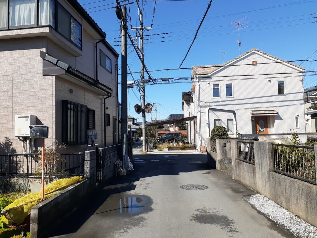 東松山市幸町　 土地４９坪の前面道路含む現地写真|北東幅員3.8ｍ公道の約3.02ｍ接道