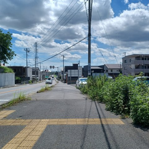 東松山市毛塚  土地27坪の前面道路含む現地写真|東側道路約158ｍ公道に約15ｍ接道