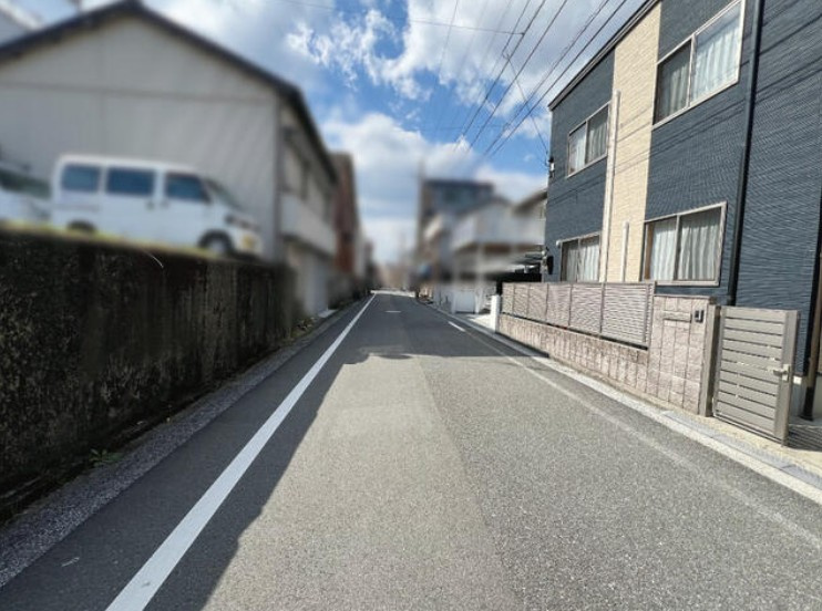 高知市若松町　中古一戸建ての前面道路含む現地写真|前面道路含む現地写真です