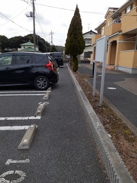 フィオーレⅡの駐車場