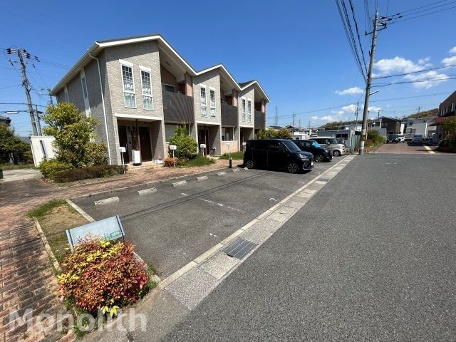 ポラールの駐車場