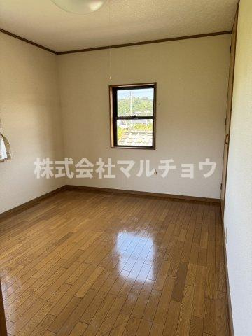 下三栖戸建の洋室|洋室です