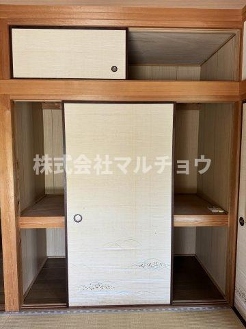 下三栖戸建の収納|こまごまとしたものを収納できそうですね