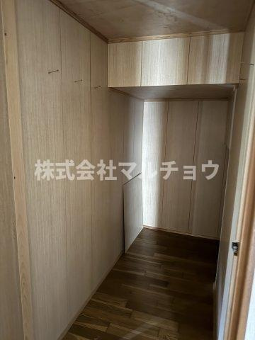 下三栖戸建の収納|こまごまとしたものを収納できそうですね