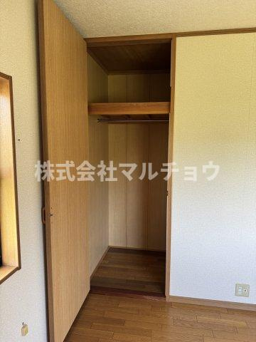 下三栖戸建の収納|こまごまとしたものを収納できそうですね
