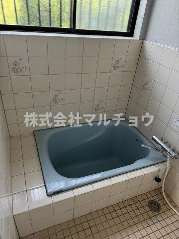 下三栖戸建の浴室|お風呂で日々の疲れを落としましょう