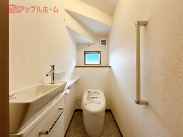 熊谷市久保島　新築戸建　のトイレ