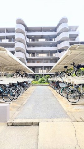 グランドメゾン新伊丹の駐輪場|自転車置き場