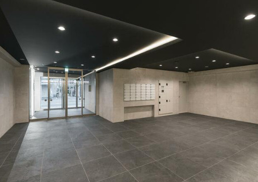 エストゥルース両国のロビー