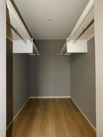 海部郡蟹江町宝３丁目の新築一戸建の収納|◇大容量ウォークインクローゼット◇　　大きな荷物もしっかり収納できる３．５帖のウォークインクローゼット♪