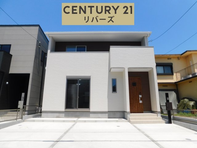 海部郡蟹江町宝３丁目の新築一戸建の外観|☆ラスト１棟☆　　新価格！！いつでも見学出来ます♪♪　（お問合せ当日、平日、水曜、夜間でもＯＫ）　ＺＥＨ基準の断熱仕様♪　南面道路！　駐車並列３台ＯＫ！　続き間ＬＤＫ２３．２帖♪　収納豊富！