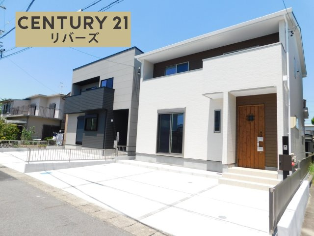 海部郡蟹江町宝３丁目の新築一戸建の外観|☆ラスト１棟☆　　新価格！！いつでも見学出来ます♪♪　（お問合せ当日、平日、水曜、夜間でもＯＫ）　ＺＥＨ基準の断熱仕様♪　南面道路！　駐車並列３台ＯＫ！　続き間ＬＤＫ２３．２帖♪　収納豊富！