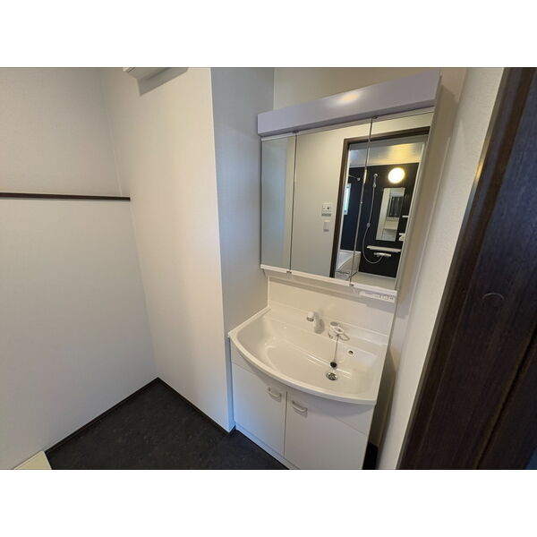 上尾市本町２丁目の倉庫