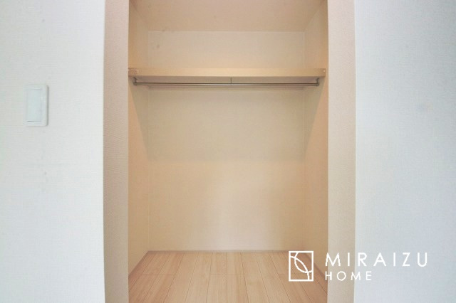 【収納】 | お子様のお部屋にも主寝室にも使えますね。窓が二面についていますので採光もばっちり、空気の入れ替えもOK！自分のお部屋を持ちたいお子様の夢を叶えます！
