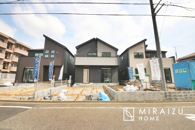 【前面道路含む現地写真】 | 前面道路☆運転が不安な方も安心な前面道路、きちんと幅員のある道路は女性にも安心です。整備されている道路は気持ちも良いですね♪