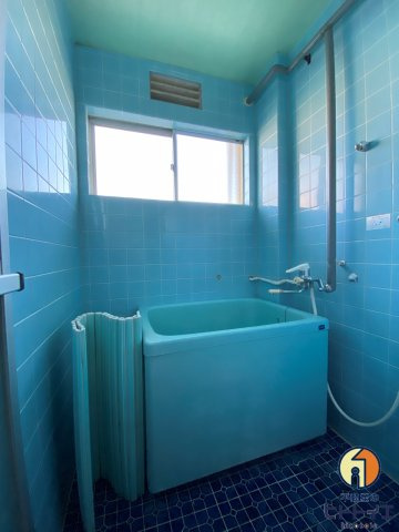 田中ハイツの浴室|窓も付いているお風呂です