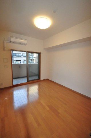 大阪市城東区中央２丁目の賃貸マンションの居間・リビング