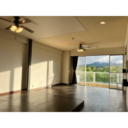 【居間・リビング】 | スカイリゾート伊豆高原