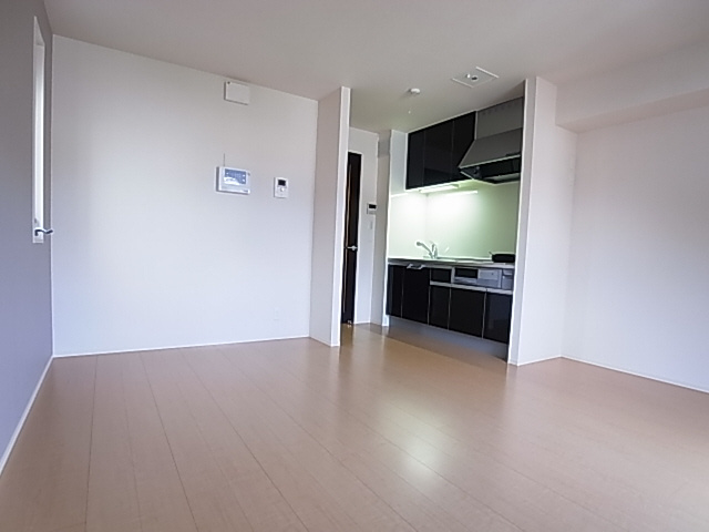 神戸市北区山田町下谷上字中段のアパートの居間・リビング|リビング