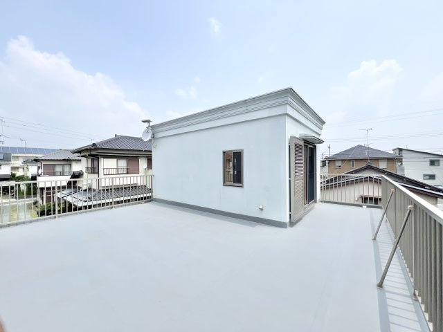 浜名区西美薗　のその他|広々バルコニーで休日にゆっくりとしたひと時を過ごすことができます。