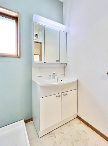 浜名区西美薗　の独立洗面台|洗面室も広々！お子様と一緒に入っても圧迫感を感じません！　