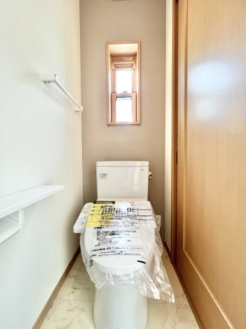 浜名区西美薗　のトイレ|落ち着きを感じながらも、温かみがあるトイレです！　