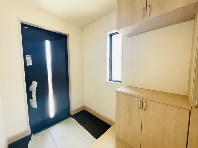 【玄関】 | 寄居町赤浜第4　LiveleGarden.s　新築戸建　全1棟　1号棟