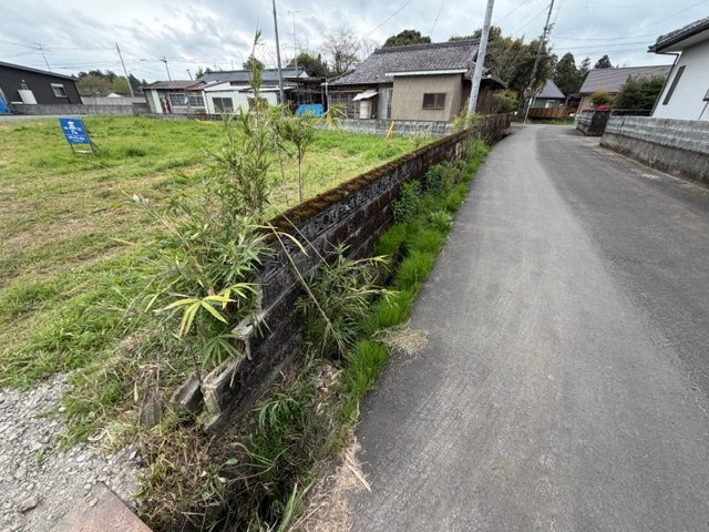 都城市今町の売地の前面道路含む現地写真