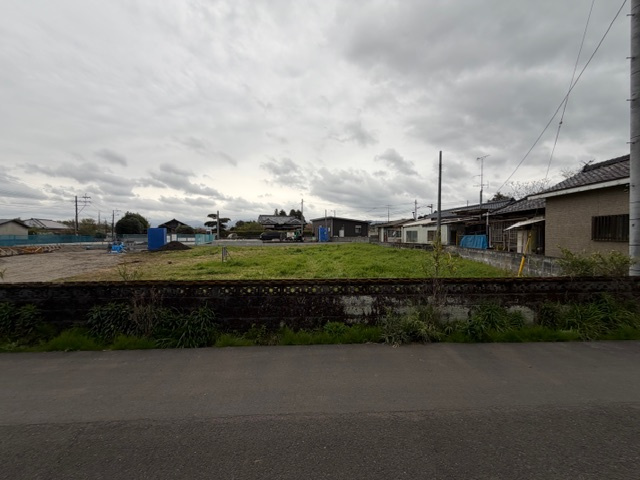 都城市今町の売地の前面道路含む現地写真