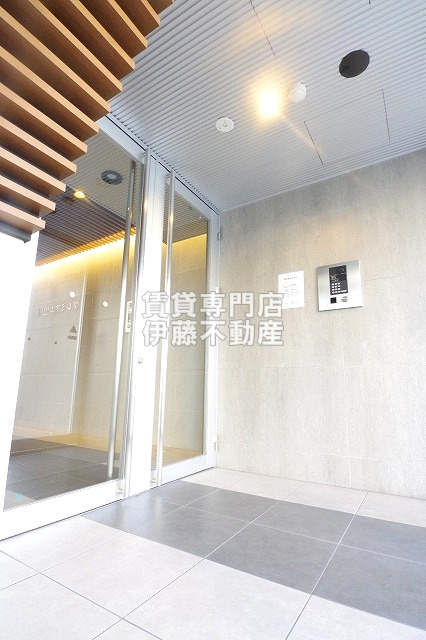 プレミアム黒川のエントランス