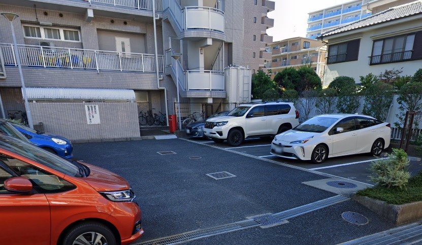 アーバンパーク行徳 の駐車場