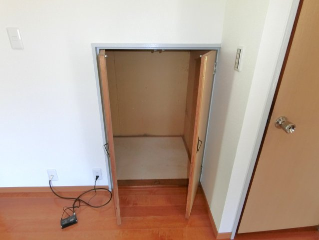 勢田貸家の収納