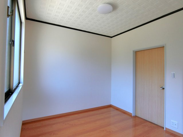 勢田貸家の洋室