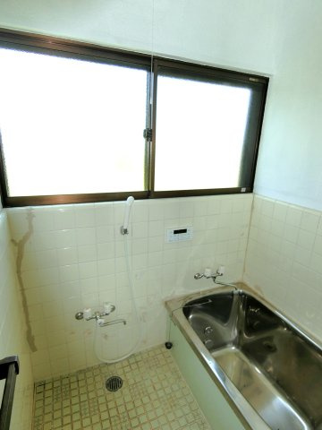 勢田貸家の浴室